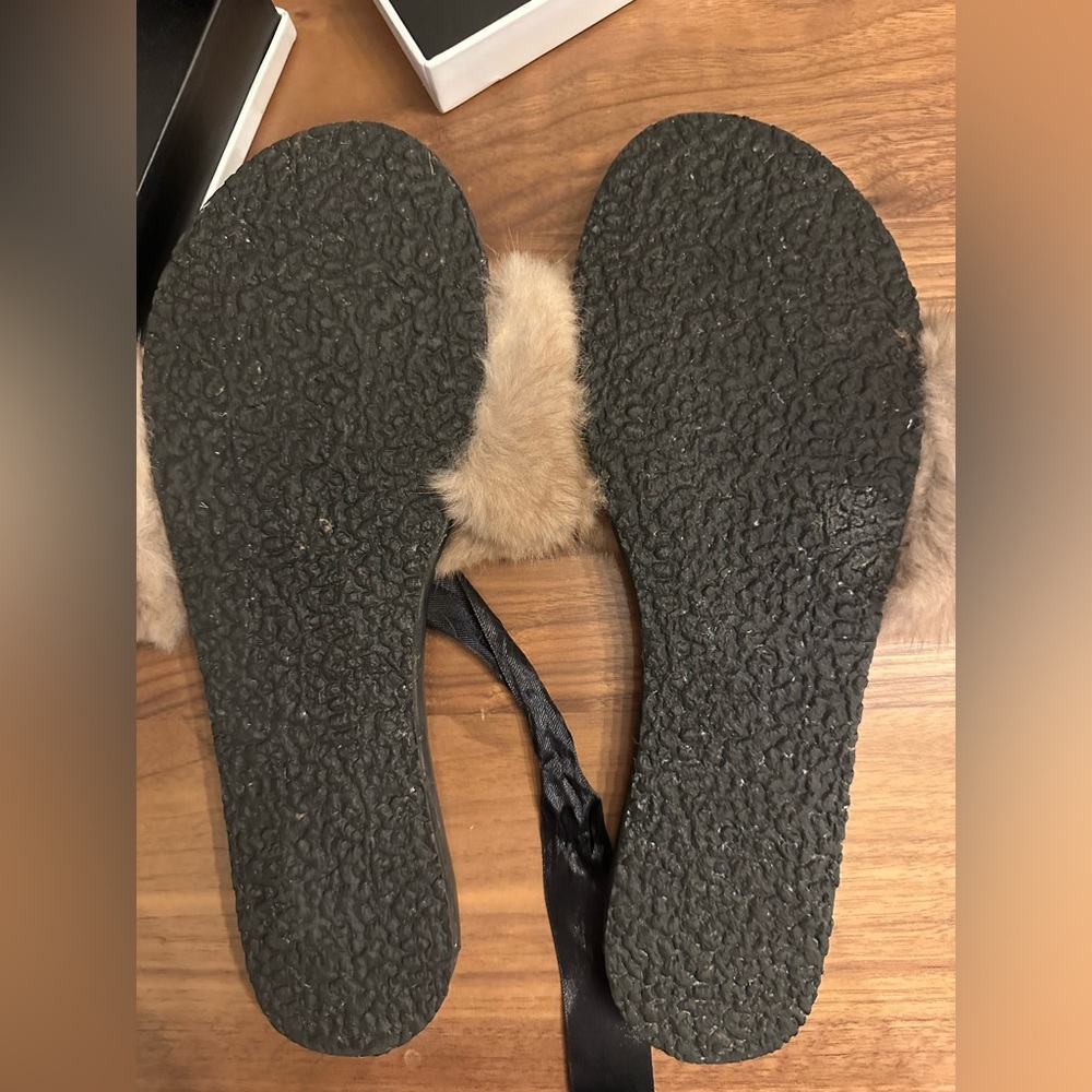 Pink Tartan Rabbit Fur Slides women's size 11 New in box - Picture 4 of 4